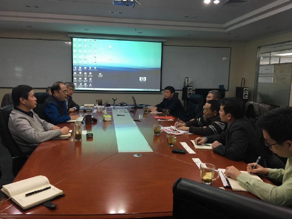 联盟同国家开发银行洽谈油气领域合作