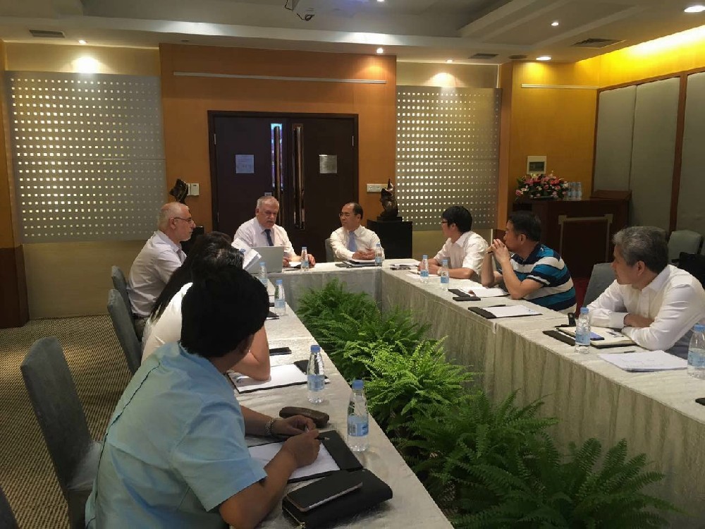 联盟主席李丕龙、副主席李月廷会见车臣石化总经理阿里维耶夫一行