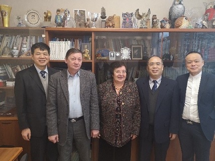 石油联盟与俄罗斯科学院西伯利亚分院石油化学研究所签订合作协议