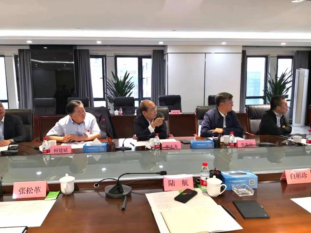 石油联盟主席李丕龙率团与新疆能源集团公司进行技术交流